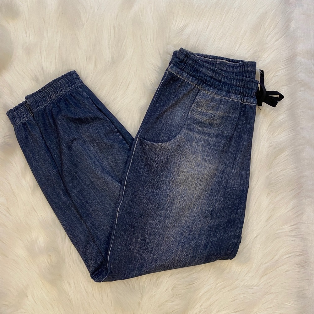 jean style joggers!
